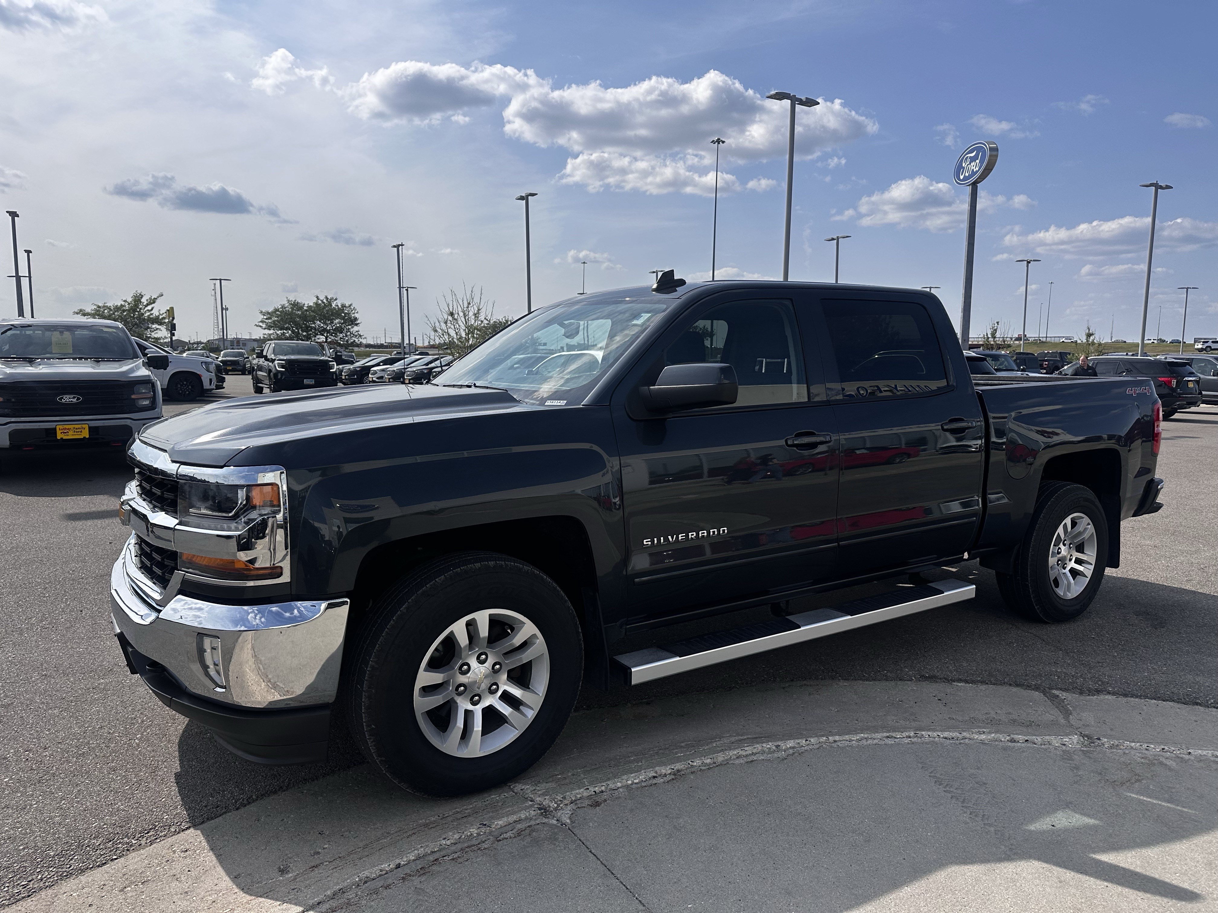 chevrolet silverado 1500 2017 3GCUKREC6HG359475 image chevrolet silverado 1500 2017 3GCUKREC6HG359475 image